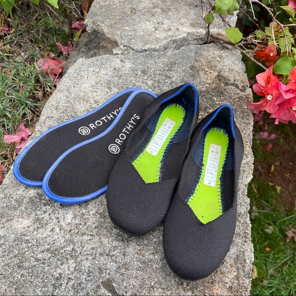 EUC Rothy’s Flats in Black 6.5 - Picture 2 of 9